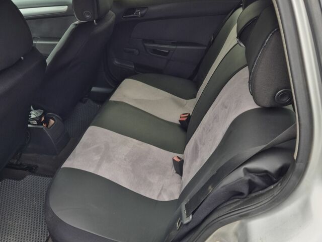 Серый Опель Астра, объемом двигателя 1.7 л и пробегом 379 тыс. км за 3799 $, фото 5 на Automoto.ua