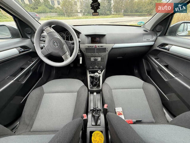 Сірий Опель Астра, об'ємом двигуна 1.8 л та пробігом 210 тис. км за 4999 $, фото 42 на Automoto.ua