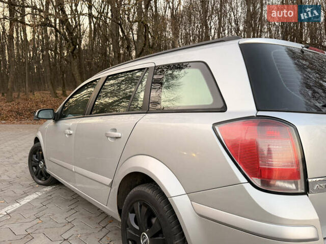 Серый Опель Астра, объемом двигателя 1.7 л и пробегом 390 тыс. км за 4700 $, фото 6 на Automoto.ua