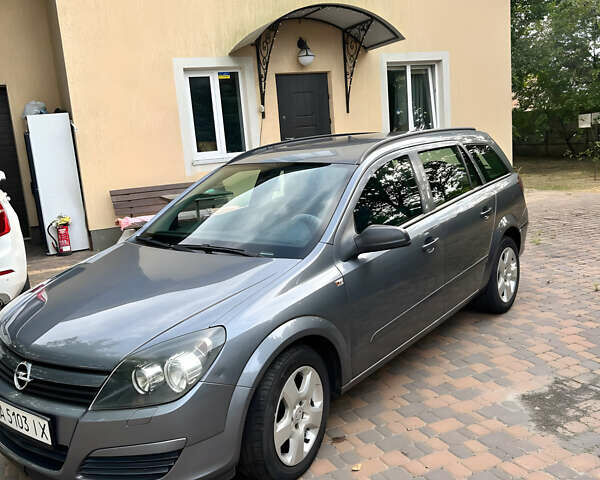Серый Опель Астра, объемом двигателя 1.6 л и пробегом 238 тыс. км за 6500 $, фото 2 на Automoto.ua