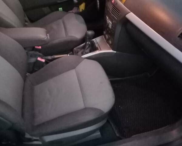 Серый Опель Астра, объемом двигателя 1.7 л и пробегом 320 тыс. км за 4700 $, фото 15 на Automoto.ua