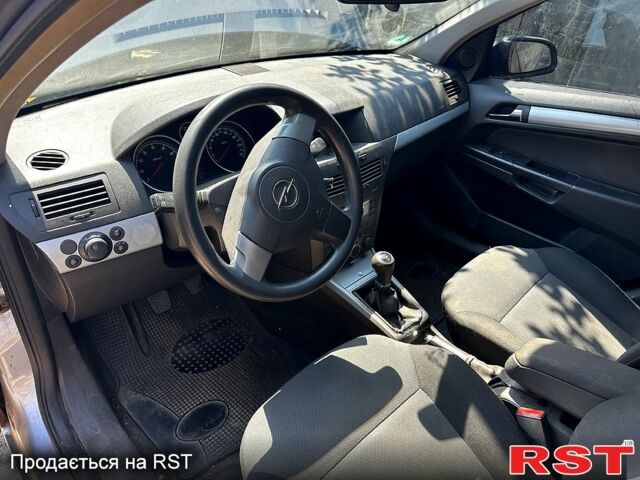 Сірий Опель Астра, об'ємом двигуна 1.6 л та пробігом 285 тис. км за 3600 $, фото 2 на Automoto.ua