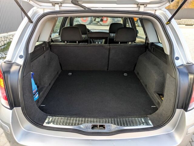 Серый Опель Астра, объемом двигателя 1.6 л и пробегом 246 тыс. км за 4100 $, фото 12 на Automoto.ua