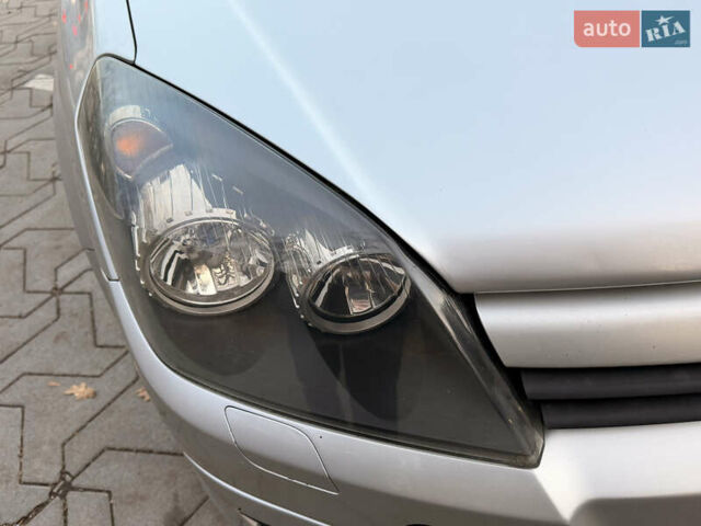 Серый Опель Астра, объемом двигателя 1.7 л и пробегом 390 тыс. км за 4700 $, фото 13 на Automoto.ua