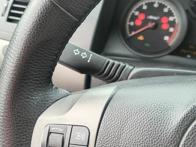 Серый Опель Астра, объемом двигателя 1.8 л и пробегом 250 тыс. км за 4300 $, фото 15 на Automoto.ua