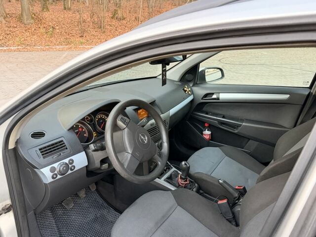 Сірий Опель Астра, об'ємом двигуна 1.7 л та пробігом 390 тис. км за 5000 $, фото 7 на Automoto.ua