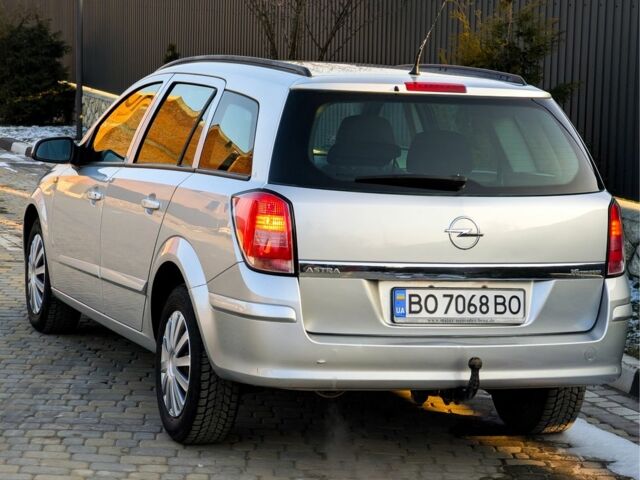 Серый Опель Астра, объемом двигателя 1.6 л и пробегом 246 тыс. км за 4100 $, фото 7 на Automoto.ua