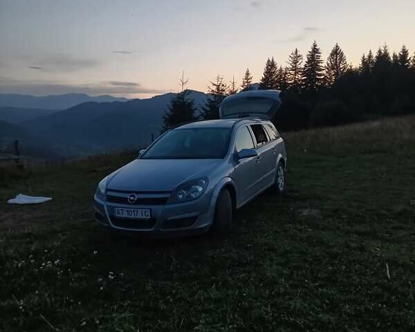 Серый Опель Астра, объемом двигателя 1.4 л и пробегом 250 тыс. км за 4000 $, фото 31 на Automoto.ua