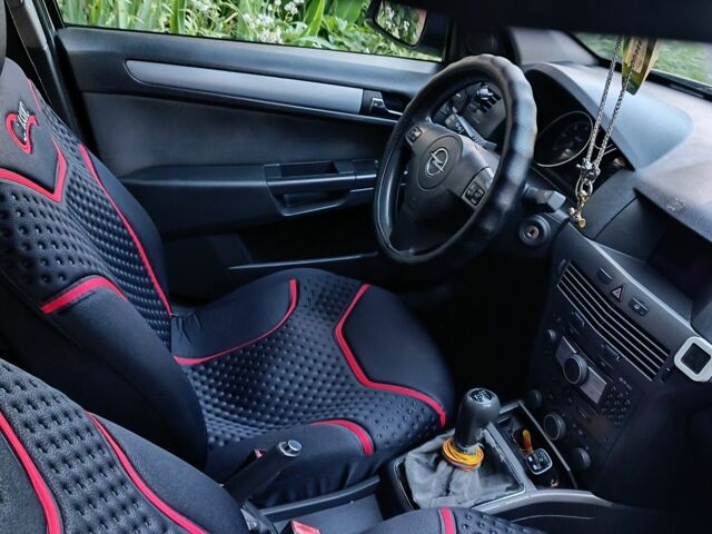 Серый Опель Астра, объемом двигателя 1.9 л и пробегом 330 тыс. км за 1850 $, фото 6 на Automoto.ua