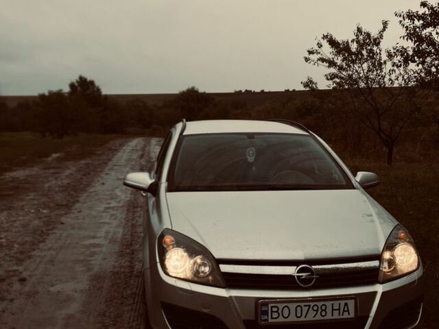 Серый Опель Астра, объемом двигателя 1.9 л и пробегом 235 тыс. км за 4300 $, фото 1 на Automoto.ua