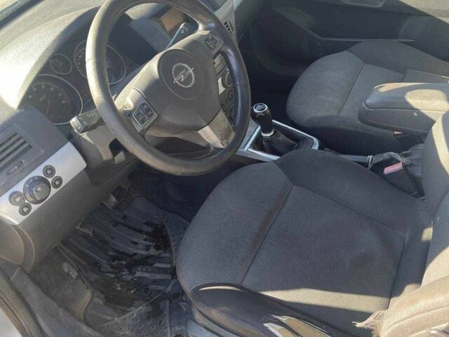 Серый Опель Астра, объемом двигателя 1.6 л и пробегом 355 тыс. км за 3200 $, фото 5 на Automoto.ua