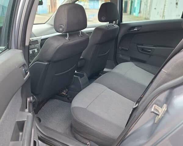 Опель Астра 2005 в Житомире на Automoto.ua Серый Опель Астра, объемом двигателя 1.6 л и пробегом 350 тыс. км за 3750 $, фото 5 на Automoto.ua