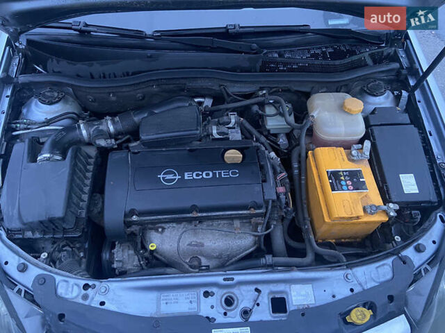 Серый Опель Астра, объемом двигателя 1.6 л и пробегом 227 тыс. км за 5000 $, фото 21 на Automoto.ua