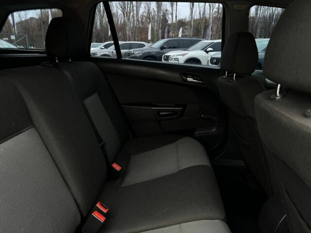 Серый Опель Астра, объемом двигателя 1.7 л и пробегом 292 тыс. км за 4900 $, фото 20 на Automoto.ua