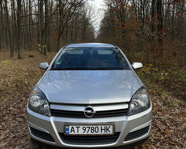 Серый Опель Астра, объемом двигателя 1.7 л и пробегом 324 тыс. км за 4200 $, фото 1 на Automoto.ua