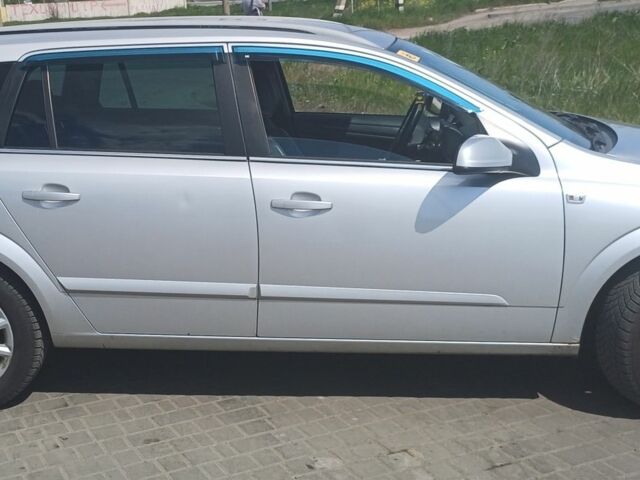 Серый Опель Астра, объемом двигателя 1.8 л и пробегом 420 тыс. км за 4400 $, фото 3 на Automoto.ua