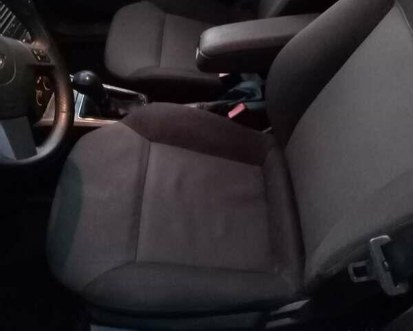 Серый Опель Астра, объемом двигателя 1.7 л и пробегом 320 тыс. км за 4700 $, фото 10 на Automoto.ua