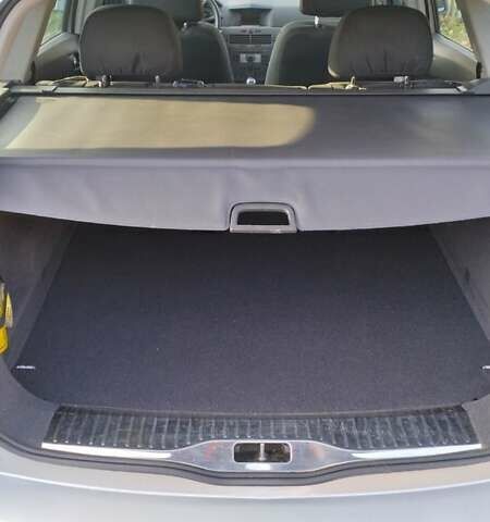 Серый Опель Астра, объемом двигателя 1.6 л и пробегом 199 тыс. км за 4500 $, фото 15 на Automoto.ua