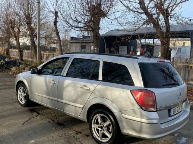 Серый Опель Астра, объемом двигателя 1.3 л и пробегом 330 тыс. км за 2200 $, фото 2 на Automoto.ua