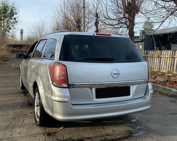 Серый Опель Астра, объемом двигателя 1.3 л и пробегом 330 тыс. км за 2200 $, фото 8 на Automoto.ua