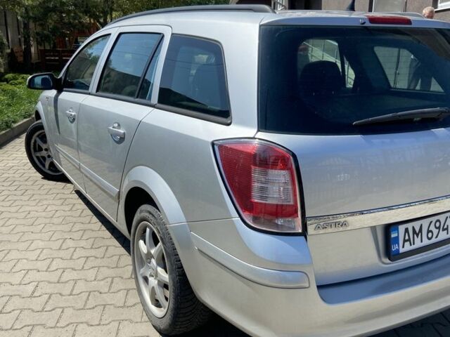 Серый Опель Астра, объемом двигателя 1.6 л и пробегом 250 тыс. км за 4999 $, фото 9 на Automoto.ua