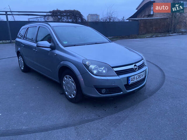 Серый Опель Астра, объемом двигателя 1.6 л и пробегом 227 тыс. км за 5000 $, фото 8 на Automoto.ua