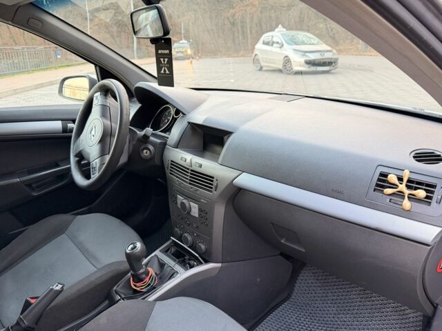 Сірий Опель Астра, об'ємом двигуна 1.7 л та пробігом 390 тис. км за 5000 $, фото 6 на Automoto.ua