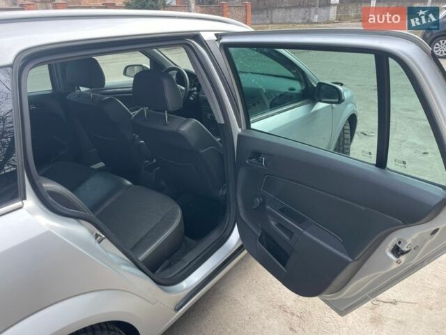 Серый Опель Астра, объемом двигателя 1.91 л и пробегом 285 тыс. км за 4700 $, фото 7 на Automoto.ua