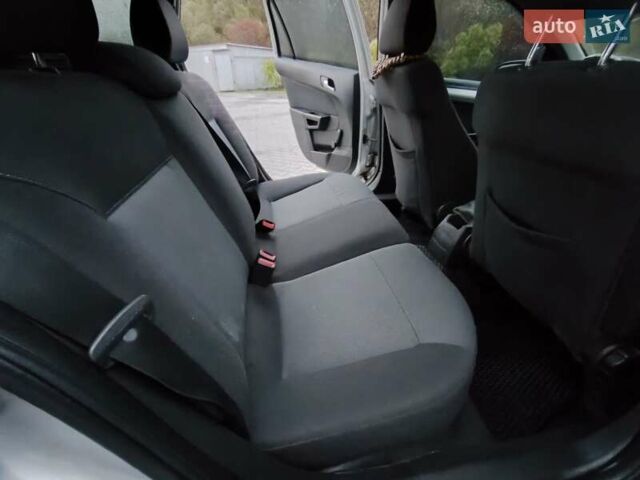 Опель Астра 2005 в Старом Самборе на Automoto.ua Серый Опель Астра, объемом двигателя 1.9 л и пробегом 280 тыс. км за 3650 $, фото 22 на Automoto.ua