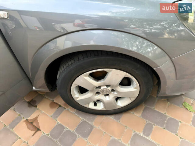 Серый Опель Астра, объемом двигателя 1.6 л и пробегом 238 тыс. км за 6500 $, фото 32 на Automoto.ua