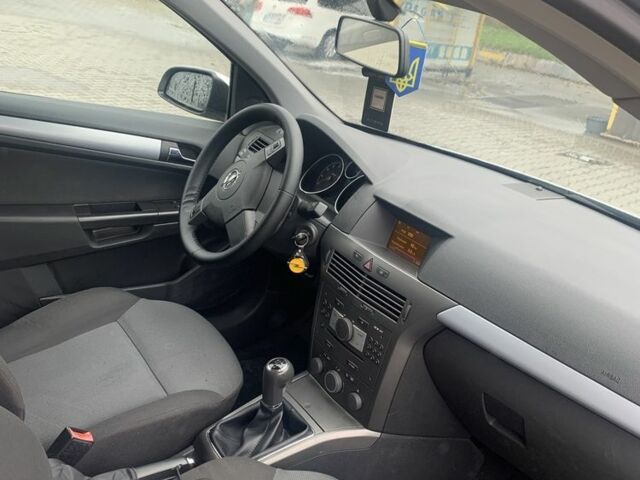 Серый Опель Астра, объемом двигателя 1.6 л и пробегом 223 тыс. км за 4750 $, фото 4 на Automoto.ua