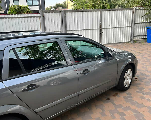 Серый Опель Астра, объемом двигателя 1.6 л и пробегом 238 тыс. км за 6500 $, фото 6 на Automoto.ua