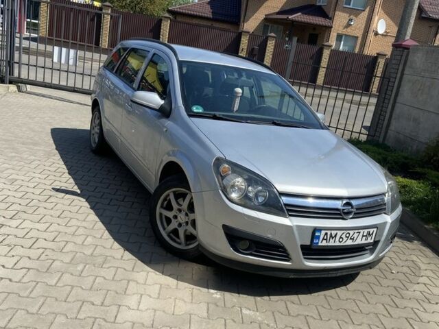 Серый Опель Астра, объемом двигателя 1.6 л и пробегом 250 тыс. км за 4999 $, фото 1 на Automoto.ua