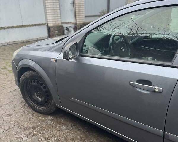 Серый Опель Астра, объемом двигателя 1.6 л и пробегом 180 тыс. км за 4200 $, фото 7 на Automoto.ua