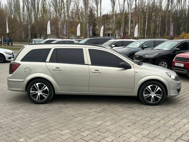 Серый Опель Астра, объемом двигателя 1.7 л и пробегом 292 тыс. км за 4900 $, фото 7 на Automoto.ua