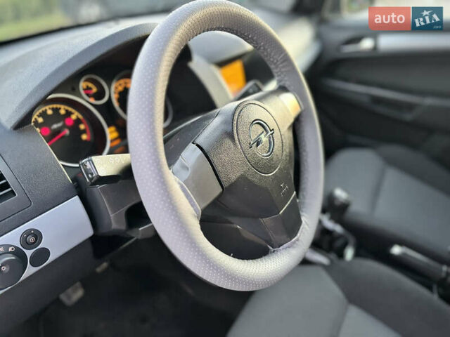 Сірий Опель Астра, об'ємом двигуна 1.8 л та пробігом 211 тис. км за 4499 $, фото 43 на Automoto.ua