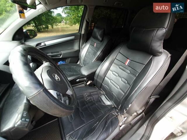 Опель Астра 2005 в Кропивницком (Кировограде) на Automoto.ua Серый Опель Астра, объемом двигателя 1.91 л и пробегом 286 тыс. км за 5500 $, фото 10 на Automoto.ua