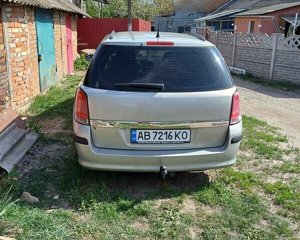 Серый Опель Астра, объемом двигателя 1.6 л и пробегом 170 тыс. км за 4400 $, фото 7 на Automoto.ua