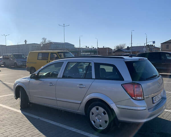 Сірий Опель Астра, об'ємом двигуна 1.6 л та пробігом 265 тис. км за 4600 $, фото 5 на Automoto.ua