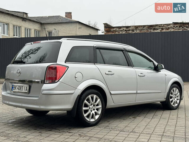 Серый Опель Астра, объемом двигателя 1.6 л и пробегом 215 тыс. км за 4300 $, фото 6 на Automoto.ua