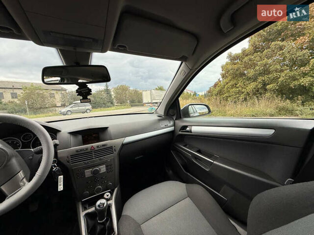 Сірий Опель Астра, об'ємом двигуна 1.8 л та пробігом 210 тис. км за 4999 $, фото 46 на Automoto.ua