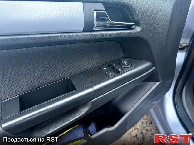 Серый Опель Астра, объемом двигателя 1.6 л и пробегом 170 тыс. км за 4500 $, фото 12 на Automoto.ua