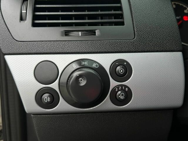 Серый Опель Астра, объемом двигателя 1.7 л и пробегом 292 тыс. км за 4900 $, фото 14 на Automoto.ua