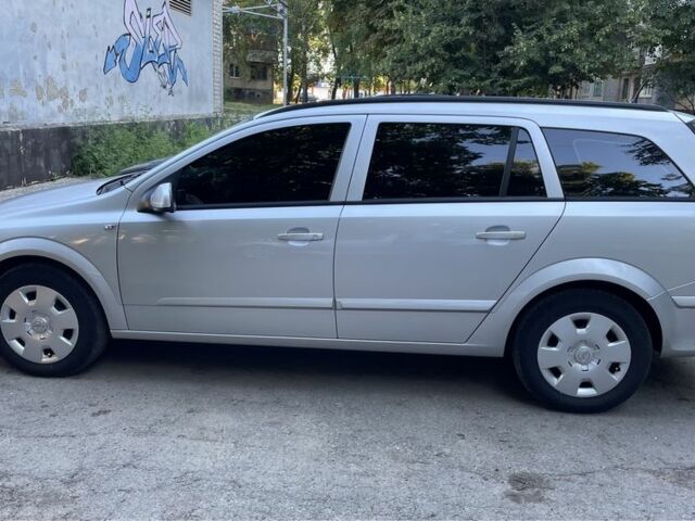 Серый Опель Астра, объемом двигателя 1.6 л и пробегом 260 тыс. км за 5500 $, фото 1 на Automoto.ua