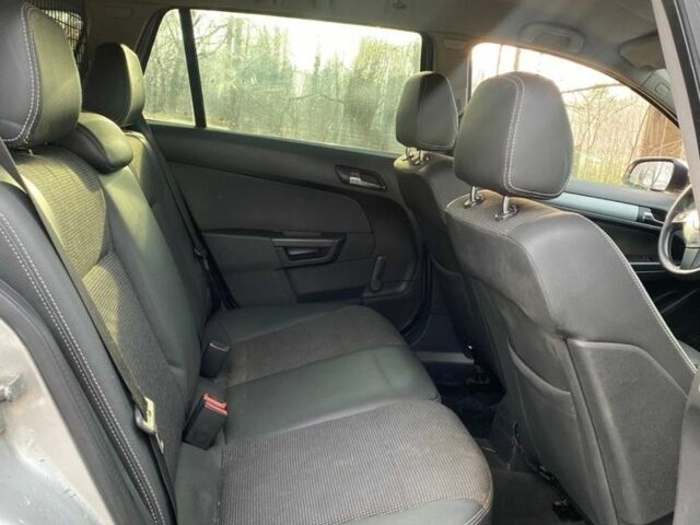 Серый Опель Астра, объемом двигателя 1.3 л и пробегом 330 тыс. км за 2200 $, фото 7 на Automoto.ua