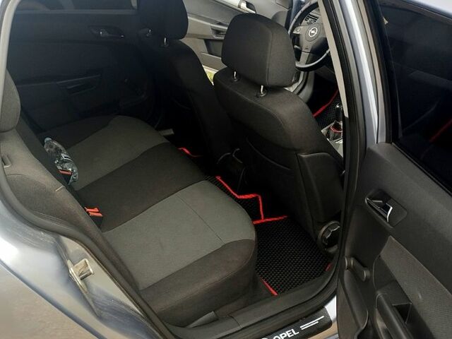 Сірий Опель Астра, об'ємом двигуна 1.8 л та пробігом 221 тис. км за 5200 $, фото 4 на Automoto.ua