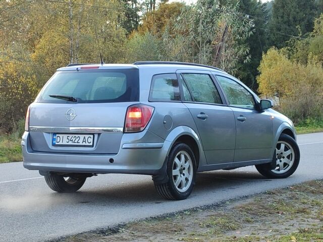Серый Опель Астра, объемом двигателя 1.2 л и пробегом 250 тыс. км за 3650 $, фото 1 на Automoto.ua