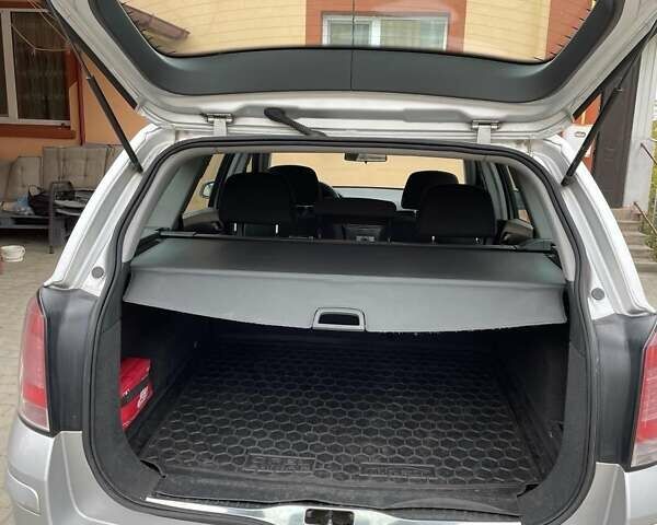 Серый Опель Астра, объемом двигателя 1.6 л и пробегом 221 тыс. км за 5550 $, фото 9 на Automoto.ua