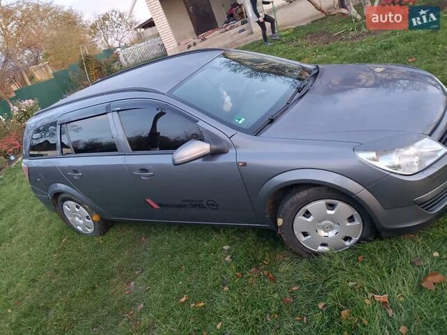 Серый Опель Астра, объемом двигателя 1.6 л и пробегом 240 тыс. км за 3800 $, фото 11 на Automoto.ua