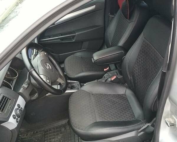 Серый Опель Астра, объемом двигателя 1.6 л и пробегом 288 тыс. км за 6100 $, фото 8 на Automoto.ua